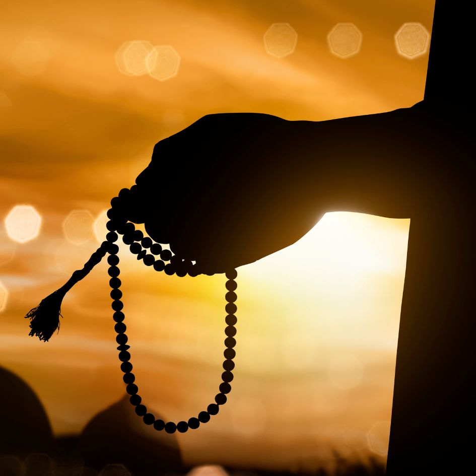 How to use Mala Beads for Meditation? - Follow these 4 simple steps