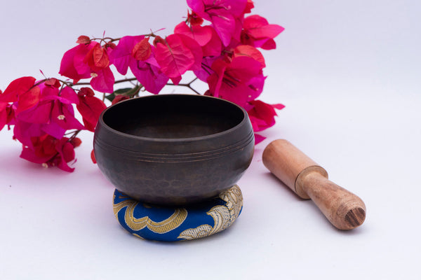 Hand-Hammered Dotted Singing Bowl | 4inch singing bowl